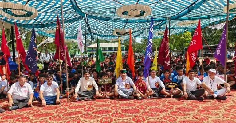 Kangra: शाहपुर में अंडर-19 खेलों का आगाज, 22 स्कूलों के 357 खिलाड़ी दिखाएंगे दम; बोले केवल सिंह पठानिया- खेलों से बढ़ती है टीम भावना और भाईचारा