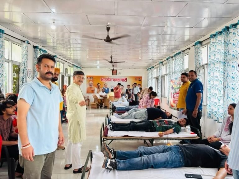 Kangra: पीएम मोदी के जन्मदिन पर कांगड़ा में भाजपा युवा मोर्चा का सेवा संकल्प, रक्तदान शिविर में जुटीं 80 यूनिट तक रक्त