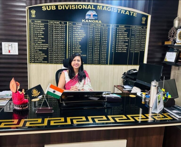 कांगड़ा में नवरात्र से पहले SDM कांगड़ा डॉ. अंजलि गर्ग का बड़ा ट्रैफिक प्लान, बाजारों में लगेगी नई येलो लाइन; अतिक्रमण और अवैध पार्किंग पर होगी कार्रवाई