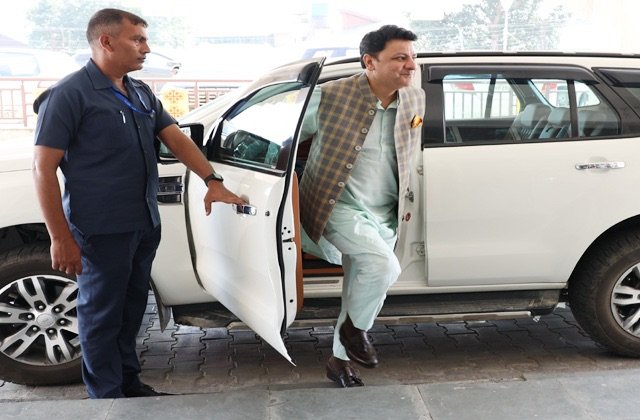 विजिलेंस के सामने फिर पेश हुए सुधीर शर्मा, 40-50 सवालों के दिए जवाब; 2013 से 2023 तक की जांच में मांगी गई जानकारी