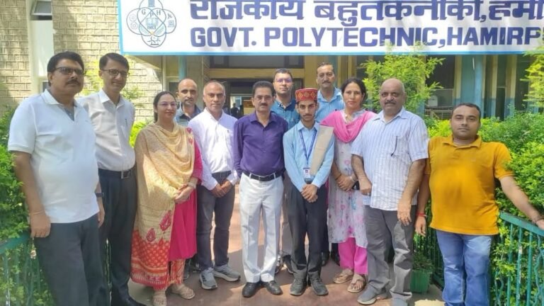 Himachal: हमीरपुर के सरकारी स्कूल से पढ़े छात्र का कमाल, सेना के लिए बनाएगा अत्याधुनिक ड्रोन; रक्षा मंत्रालय ने मंजूर किए 3.50 करोड़ रुपये