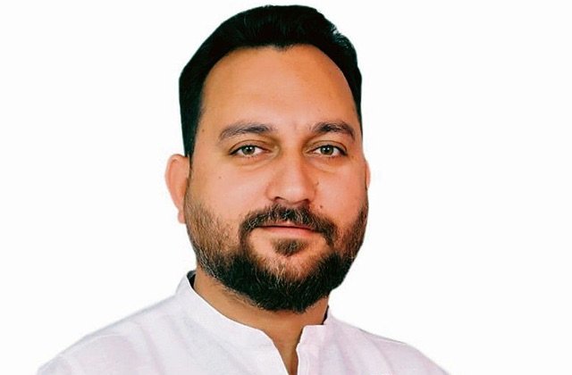 हमीरपुर विधायक आशीष शर्मा का सरकार पर पलटवार, बोले- आरोप गलत हैं तो मानहानि का केस करे कांग्रेस; FIR से नहीं डरूंगा