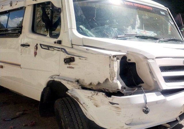 औट टनल में दर्दनाक हादसा, ट्रैवलर की चपेट में आने से नेपाली पुहाल की मौत; 3 भेड़ों ने भी तोड़ा दम