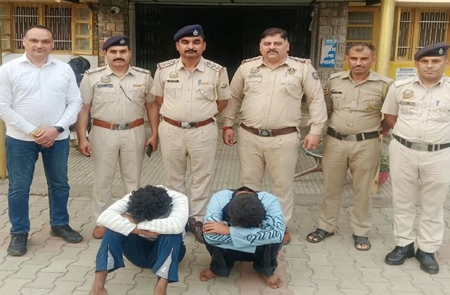 Kangra: घाड़-हरसर चोरी मामले में नूरपुर पुलिस की बड़ी कार्रवाई, दो आरोपी गिरफ्तार; चोरी का सामान बरामद