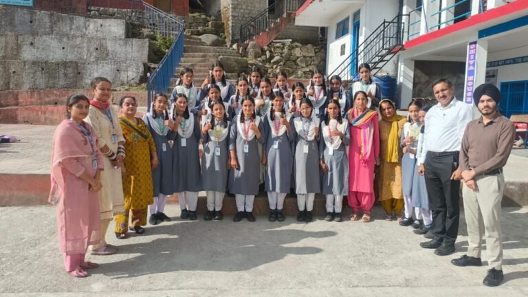 Kangra: शाहपुर के कनोल स्कूल में 8 किशोरियों को लगी HPV वैक्सीन, धर्मशाला में 100 शिक्षकों को दिया गया WIFS प्रशिक्षण