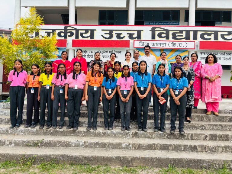 Kangra: शाहपुर में HPV टीकाकरण अभियान, 14 छात्राओं को लगी वैक्सीन; 14-15 साल की बालिकाओं से समय पर टीका लगवाने की अपील