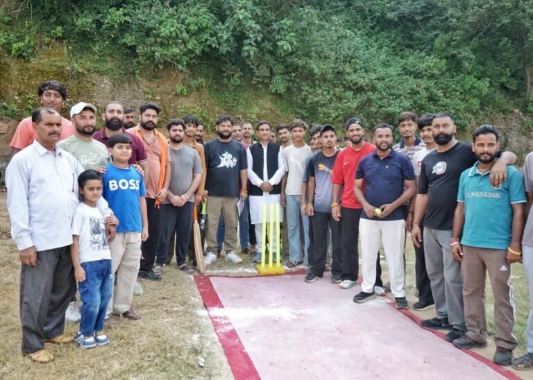 Kangra: नूरपुर में क्रिकेट टूर्नामेंट का आगाज, विधायक रणवीर सिंह निक्का ने खिलाड़ियों का बढ़ाया हौसला; बोले- खेल युवाओं को नशे से दूर रखने का मजबूत जरिया