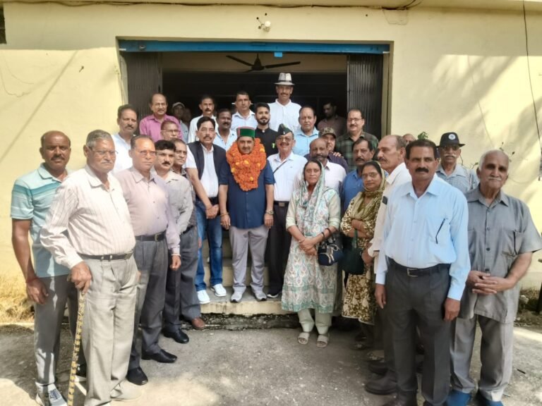 Kangra: शाहपुर में अर्धसैनिक कल्याण बोर्ड के गठन पर विधायक एवं उपमुख्य सचेतक केवल सिंह पठानिया का सम्मान, भूतपूर्व अर्द्धसैनिक संगठन ने जताया आभार; कार्यालय भवन के लिए जमीन की मांग भी उठी