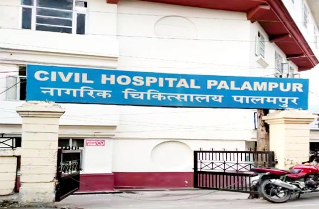 Kangra: पालमपुर ब्लड बैंक तीन हफ्ते रहेगा बंद, 125 यूनिट रक्त टांडा शिफ्ट; मरीजों को उठानी पड़ सकती है परेशानी