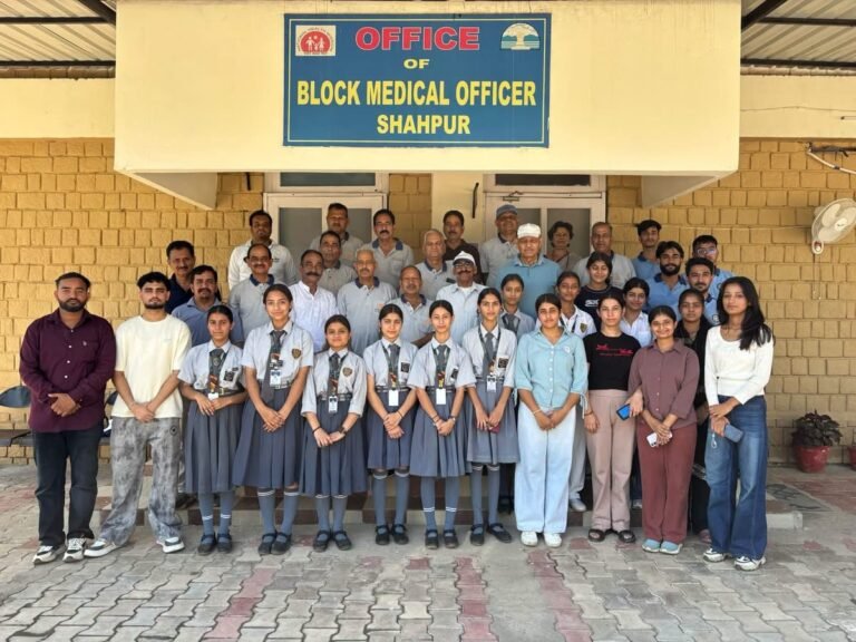 Kangra: गांधी जयंती पर शाहपुर सिविल अस्पताल में चला स्वच्छता अभियान, रोटरी-रोटरैक्ट और इंटरैक्ट क्लब के सदस्यों ने लिया हिस्सा