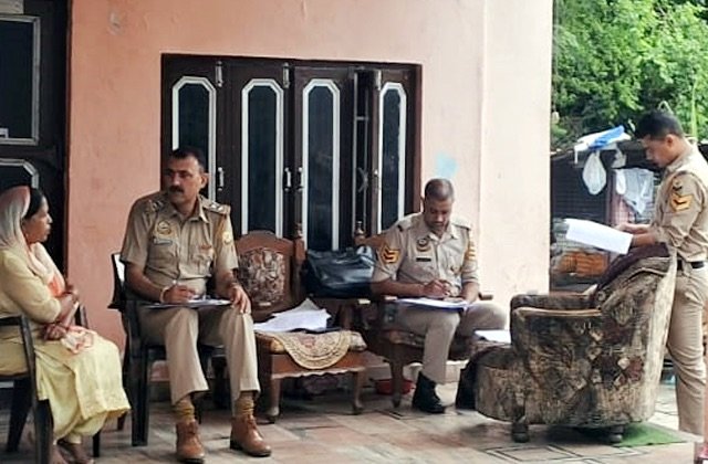 Kangra: हिमाचल के हरिपुर में 41 वर्षीय विकास चौधरी की संदिग्ध मौत, कमरे में इस हालत में मिला शव; जांच में जुटी पुलिस