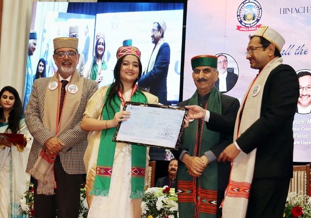 HPNLU Shimla Convocation: पूर्व CJI संजीव खन्ना समेत 3 दिग्गजों को मिली डॉक्टर ऑफ लॉ की मानद उपाधि, CM सुक्खू ने कही बड़ी बात