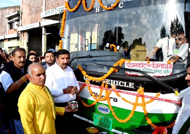 Himachal: मुकेश अग्निहोत्री का बड़ा ऐलान, HRTC में 600 ड्राइवर-कंडक्टरों की होगी भर्ती; 5 नई इलेक्ट्रिक बसें शुरू, 1 करोड़ से सुधरेगी जसूर वर्कशॉप