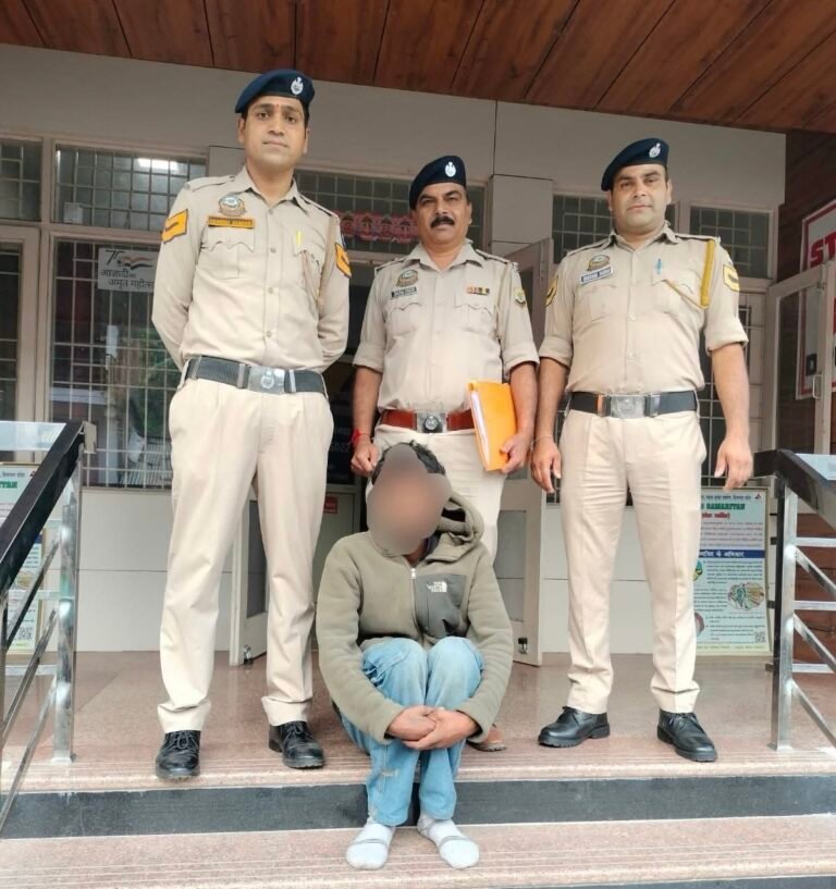 Kangra: कांगड़ा में देर रात पुलिस की बड़ी कार्रवाई, 5.61 ग्राम चिट्टे के साथ 34 वर्षीय आरोपी गिरफ्तार