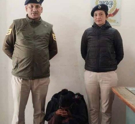 कुल्लू में 2.022 किलो चरस के साथ महिला गिरफ्तार, पुलिस खंगाल रही सप्लाई नेटवर्क