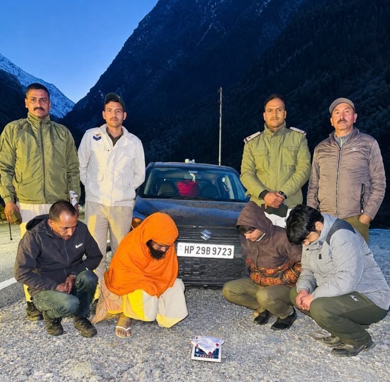 लाहौल-स्पीति में पुलिस की नाकाबंदी के दौरान कार से मिली चरस, मंडी के 4 लोग गिरफ्तार
